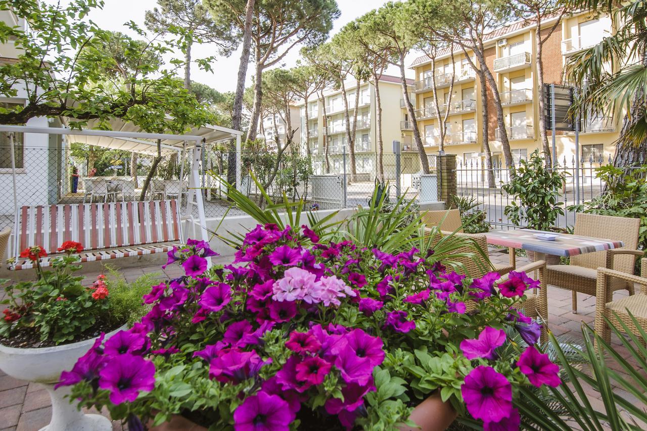 קרביה Hotel Edelweiss מראה חיצוני תמונה
