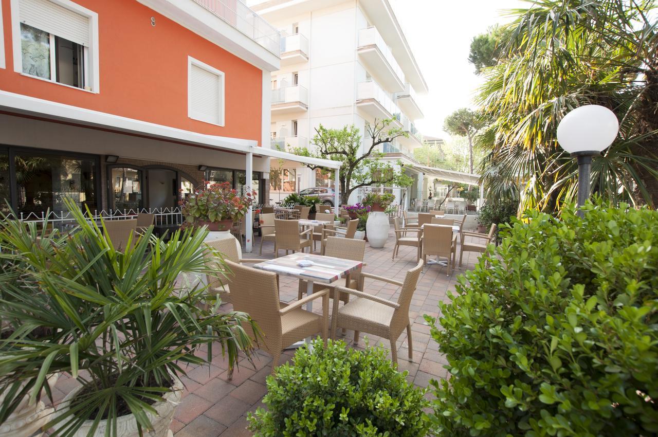 קרביה Hotel Edelweiss מראה חיצוני תמונה